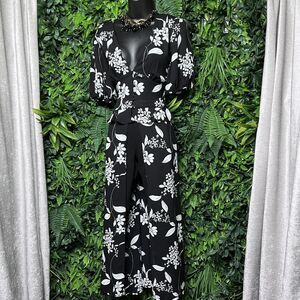 EXPRESS Tops Women Small Black‎ White Hi Low Hem Peplum Layered Blouse 2496
